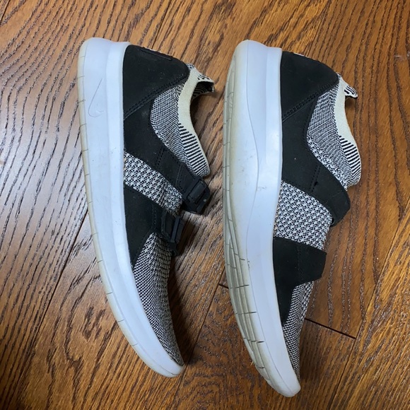 Nike Air Sockracer Flyknit - Picture 9 of 10